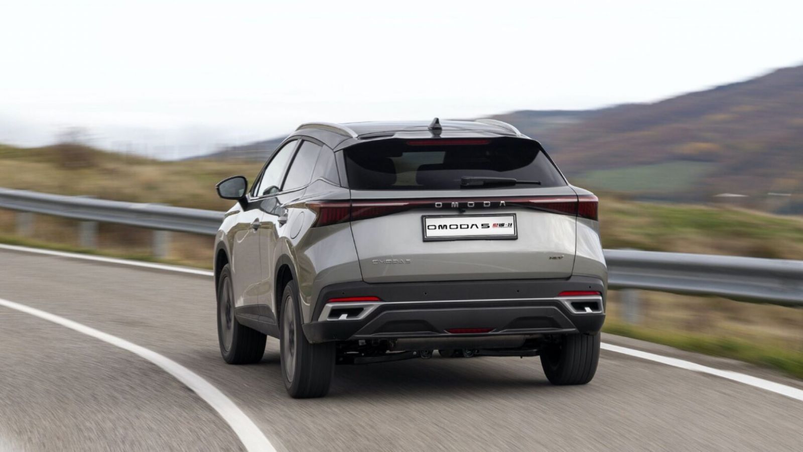 Πλήρως υβριδικό και οικογενειακό SUV με premium προσέγγιση, από 24.900 ευρώ. 